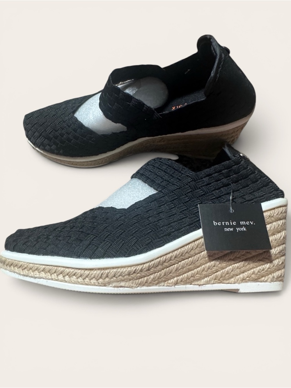 New bernie mev. Black Woven Mary Jane Slip-On Wedges SZ EU 38